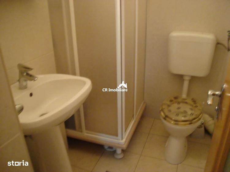 Apartament cu 4 camere decomandat în Calea Călărașilor