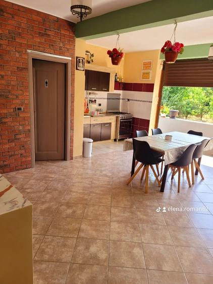 Casă cu 4 camere cu Teren 250 Mp în Central