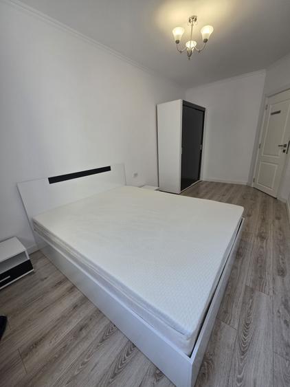 Apartament cu 3 camere decomandat în Florești