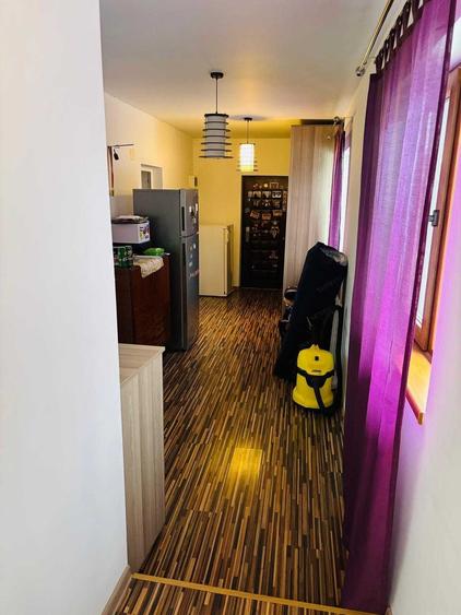 Casă cu 3 camere decomandat în Frăsinet