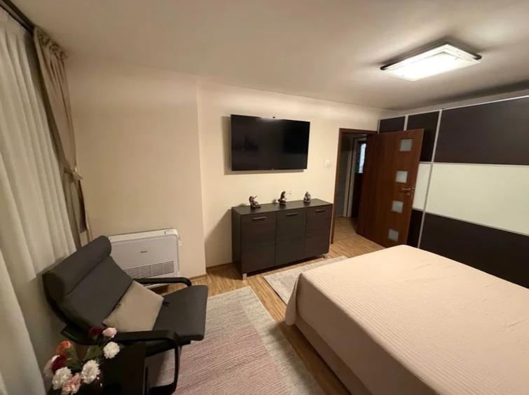 Apartament cu 3 camere decomandat, mobilat în Drumul Taberei