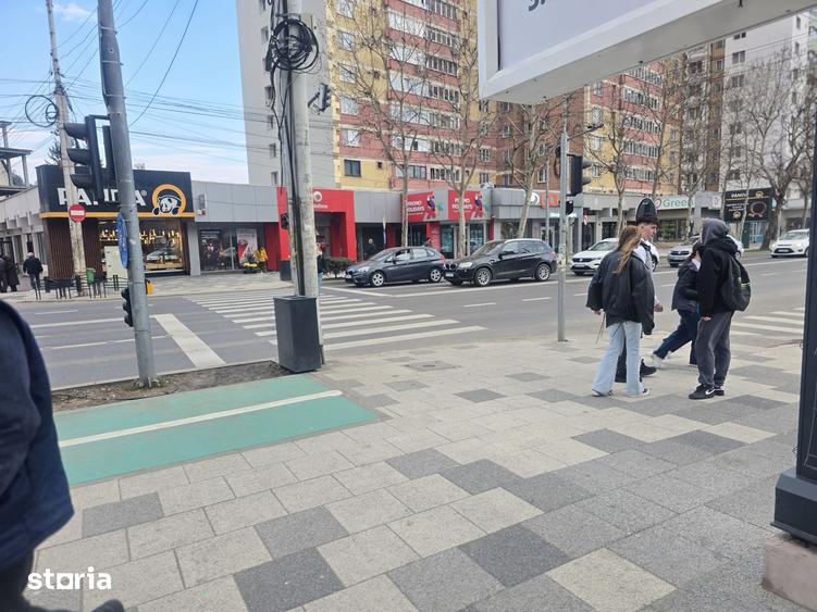 Spațiu comercial, de 58 mp, în Central