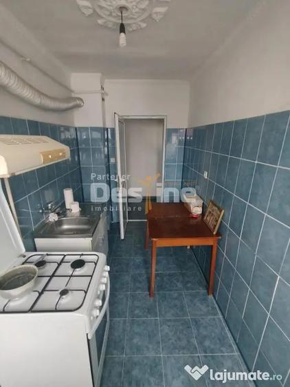 Grasoniera 42 mp strada Rozelor in spate la OMV 37.999 - 8