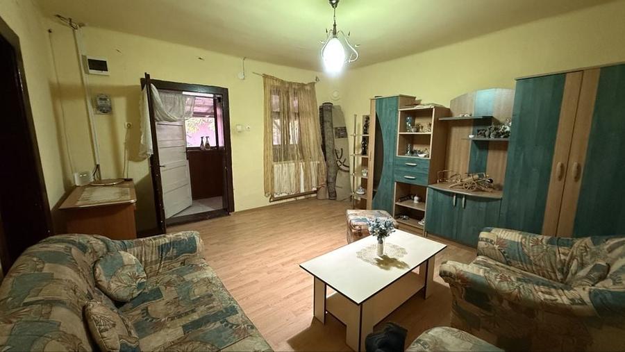 Casă cu 3 camere în Vladimirescu