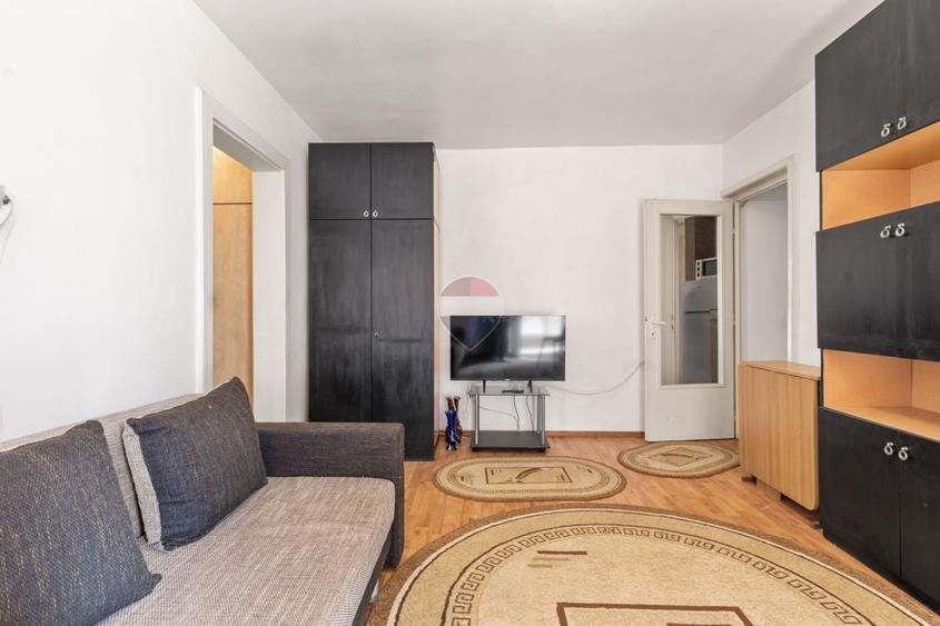 Apartament cu 2 camere semidecomandat în Romanilor