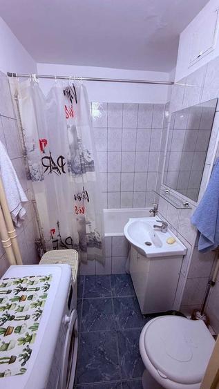 Apartament cu 2 camere decomandat în Tei