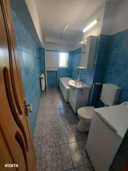 Apartament cu 2 camere decomandat în Victoriei