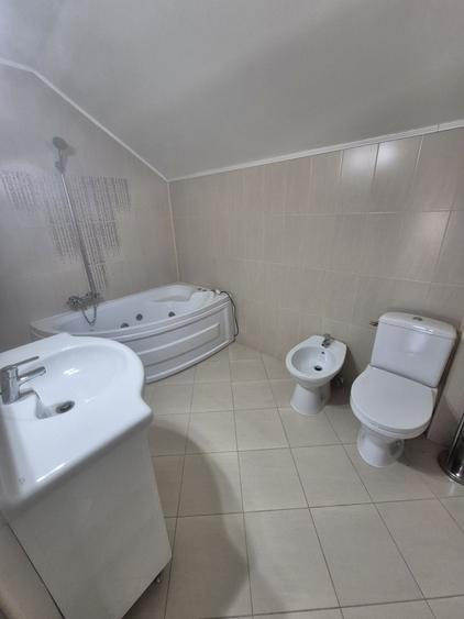 Casă cu 4 camere în Poroschia