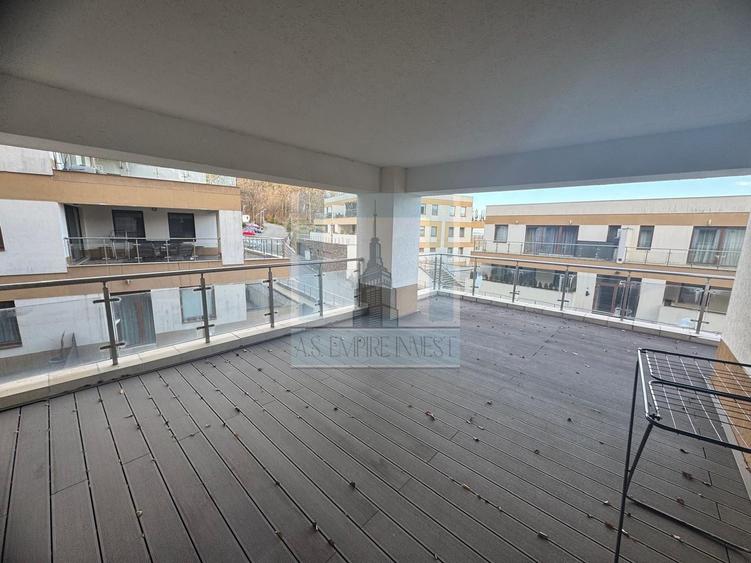 Apartament cu 3 camere decomandat, mobilat în Poiana Brașov