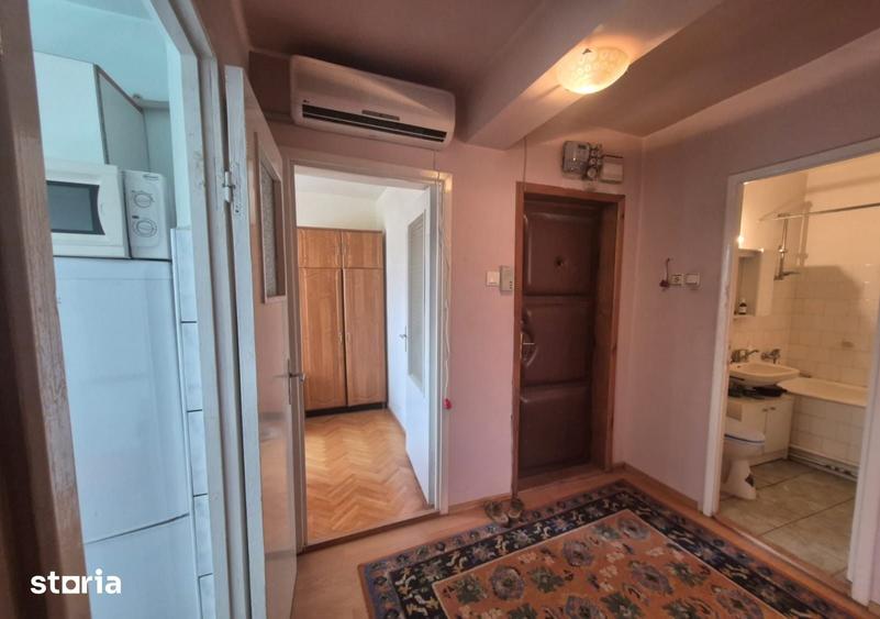 Apartament cu 3 camere decomandat în Podgoria