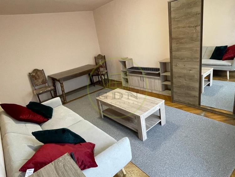 Apart.3 camere,decomandat, zona ultracentrală, lângă Fac. de Drept, Magheru - 2