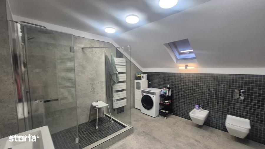 Casă cu 6 camere cu Teren 653 Mp în Alexandru cel Bun