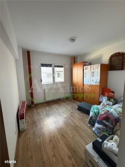 Apartament cu 3 camere decomandat în Mioriței