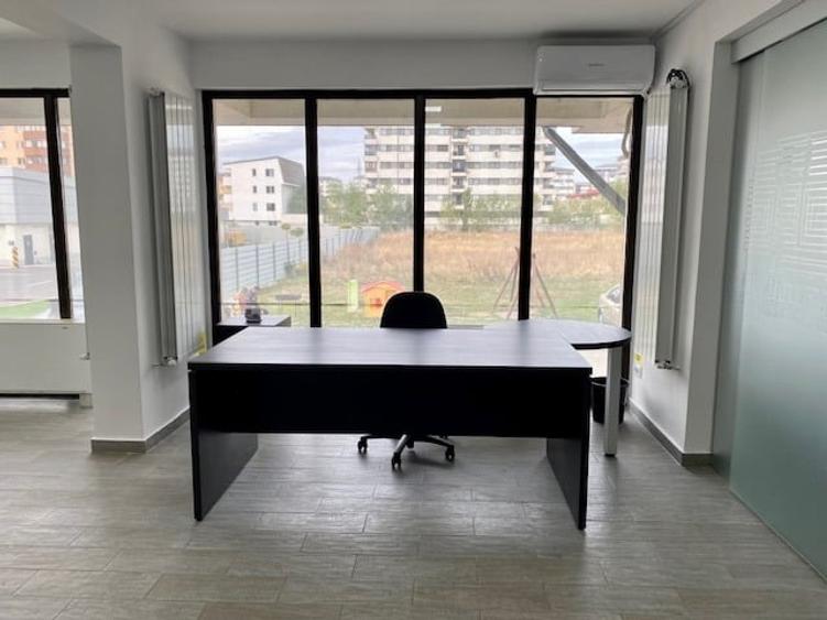 Spațiu comercial, de 123 mp, în Roșu