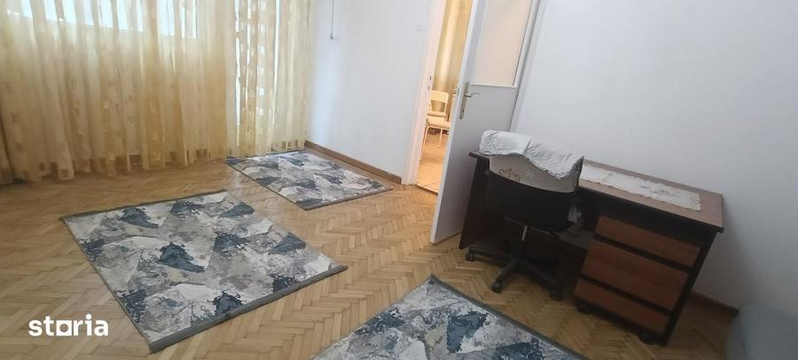 Apartament cu 2 camere semidecomandat în Grivița