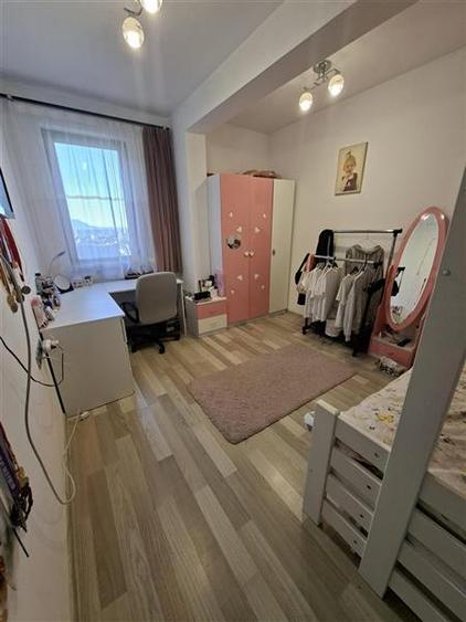 Apartament cu 3 camere nedecomandat, mobilat în Tractorul