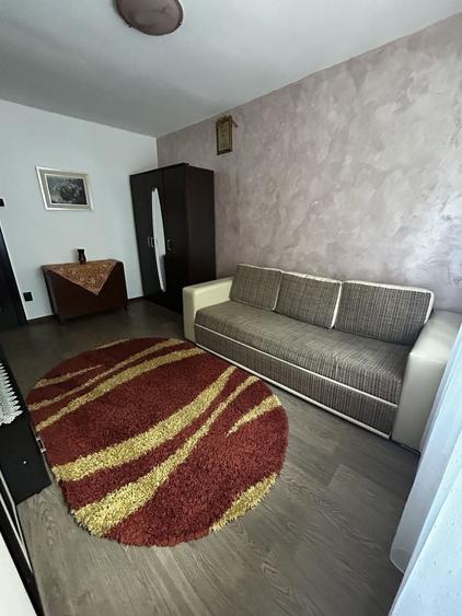 Garsonieră decomandată în Central