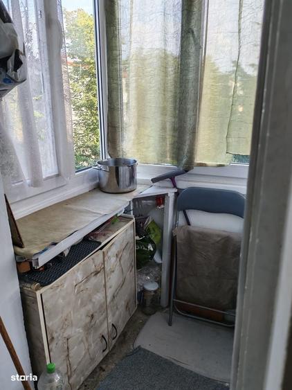 Apartament cu 3 camere semidecomandat în Universității