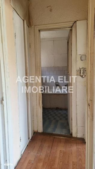 Apartament cu 3 camere semidecomandat în Central