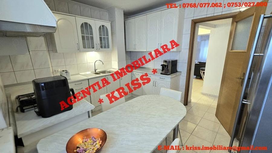 Apartament cu 4 camere decomandat în Ultracentral
