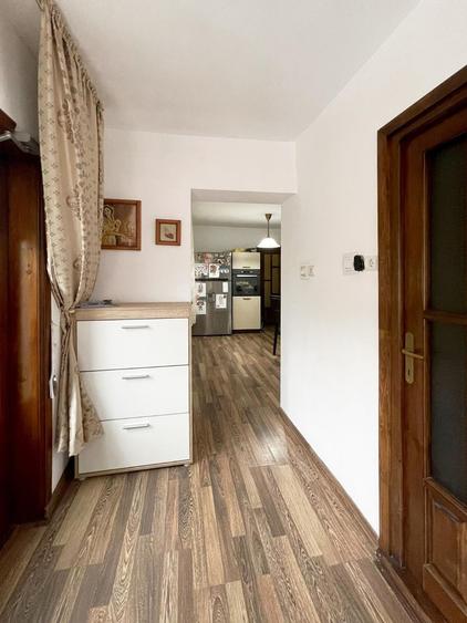 Casă individuală cu 5 camere cu Canalizare în Călugareni