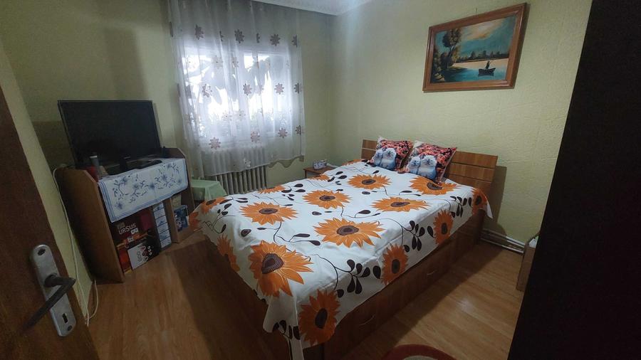 Apartament cu 4 camere decomandat în Dacia