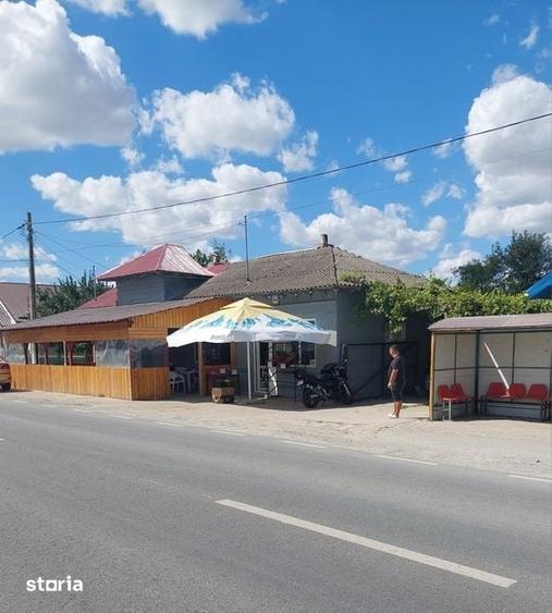Casă cu 4 camere cu Teren 900 Mp în Roseți