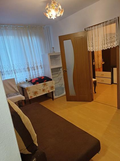 Inchiriez apartament 2 camere - 3