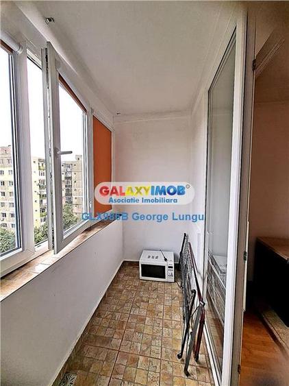 Apartament cu 3 camere semidecomandat în Drumul Taberei