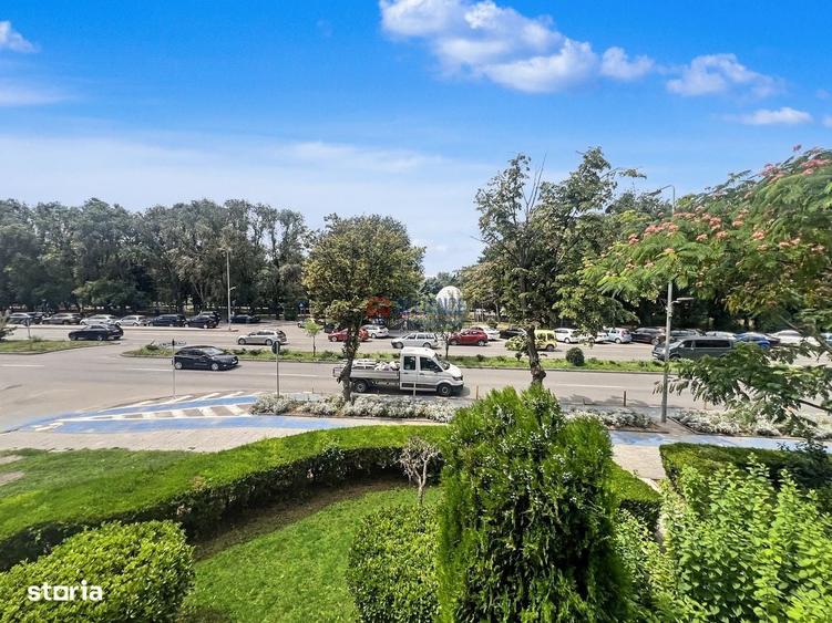 Apartament cu 3 camere decomandat în Delfinariu