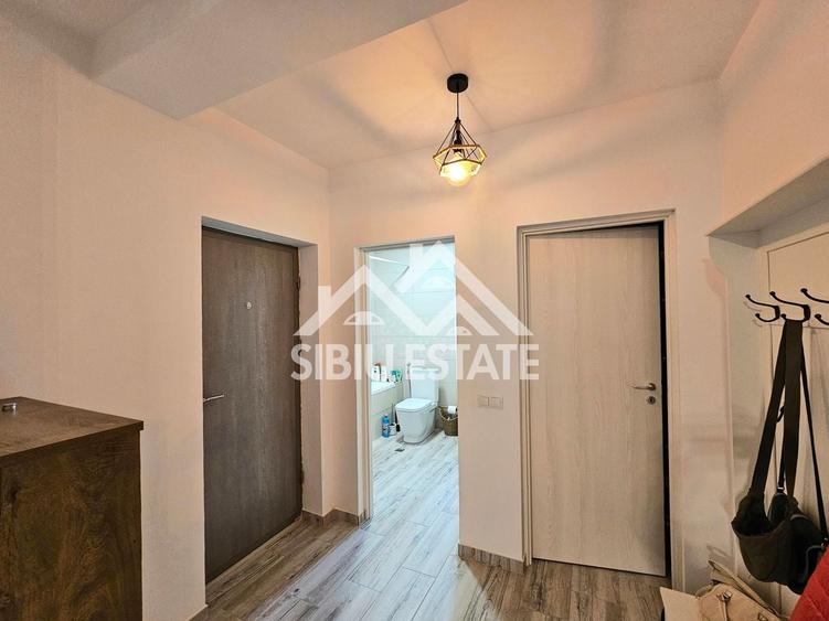 Apartament cu 3 camere decomandat, mobilat în Șelimbăr