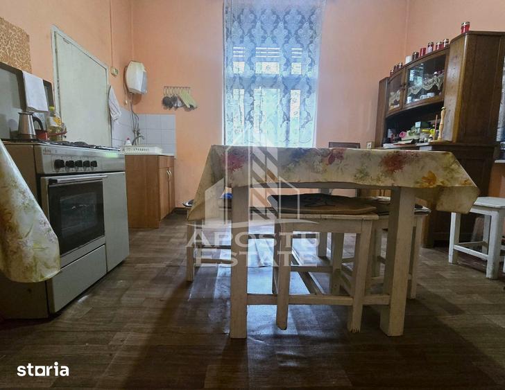 Casă cu 3 camere decomandat cu Teren 1090 Mp în Gurahonț