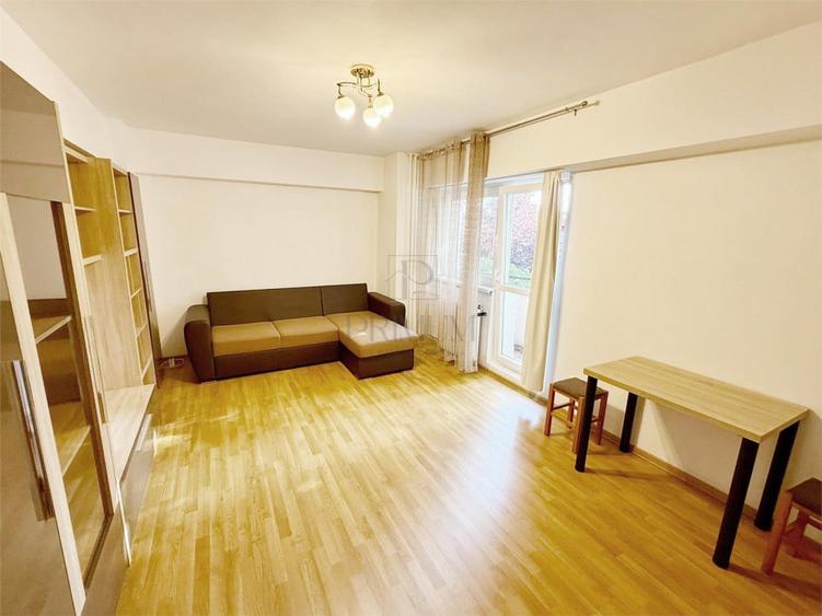 Garsonieră decomandată în Soarelui