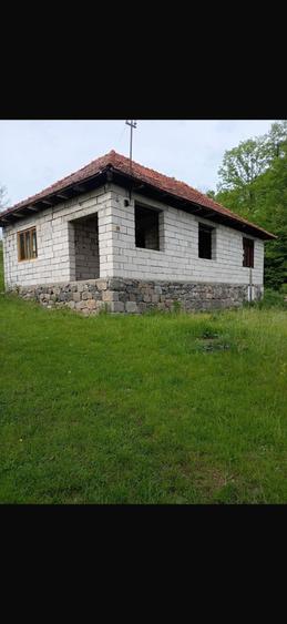 Casă cu 3 camere în Vârfurile