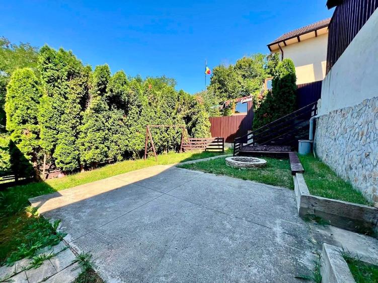 Casă individuală cu 5 camere cu Garaj în Smeura