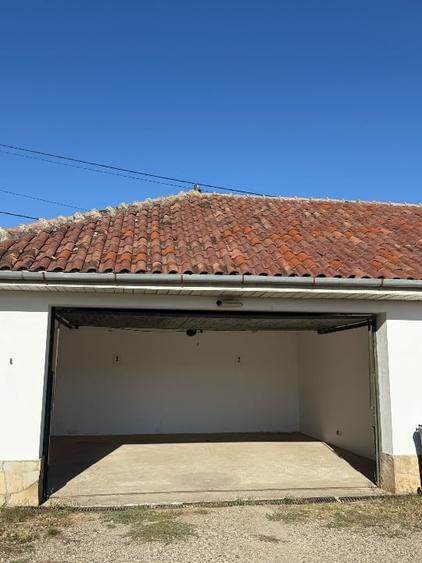 Apartament cu 2 camere semidecomandat, mobilat în Răhău