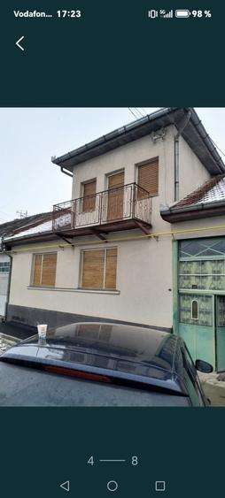 Casă cu 4 camere în Central