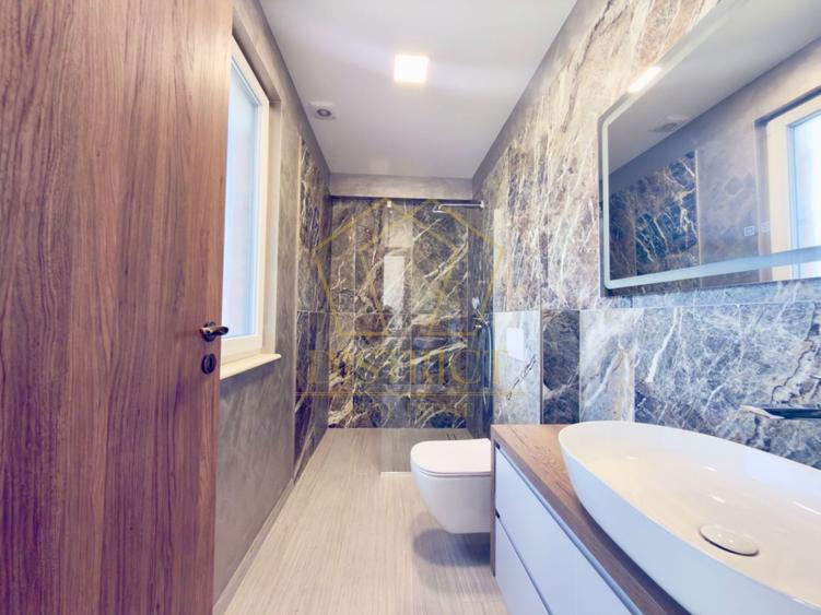 Duplex cu 5 camere cu Canalizare în Dumbrăvița