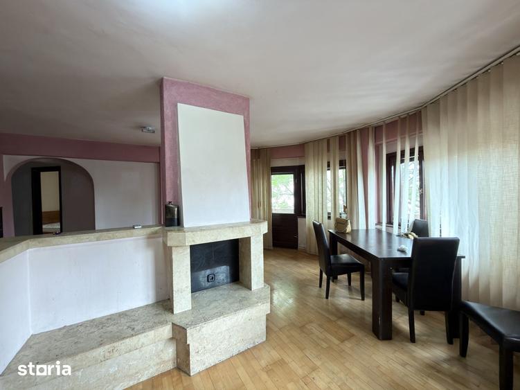 Apartament cu 3 camere decomandat în Crișan