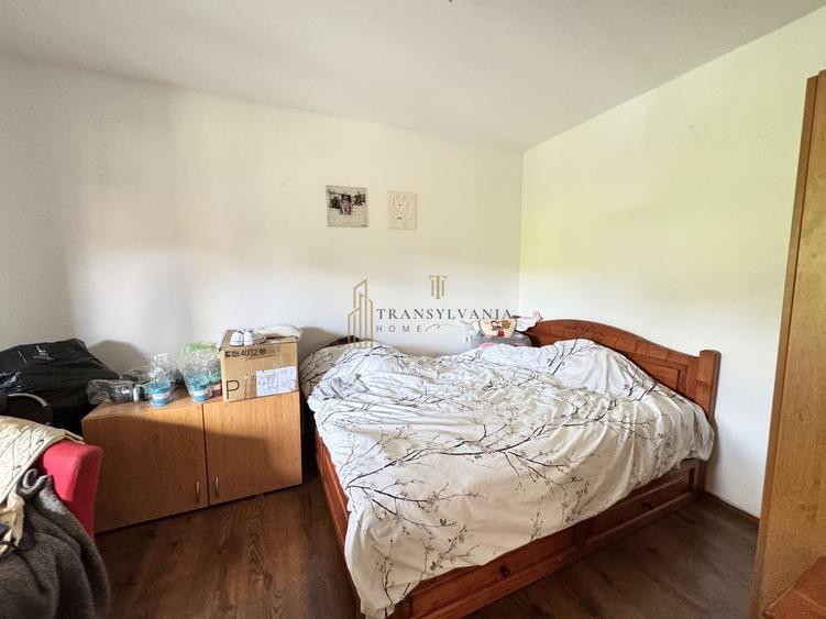 Casă individuală cu 4 camere cu Canalizare în Ruși