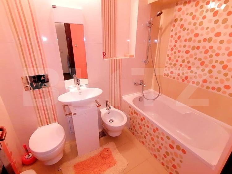 Apartament cu 4 camere decomandat, mobilat în Calea București