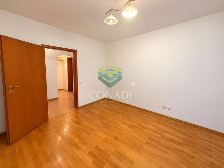 Apartament cu 3 camere semidecomandat în Vatra Luminoasă