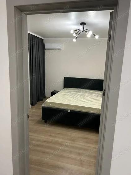 Apartament cu 3 camere decomandat în Valea Ialomiței