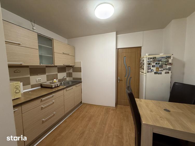 Apartament cu 3 camere decomandat în Soarelui