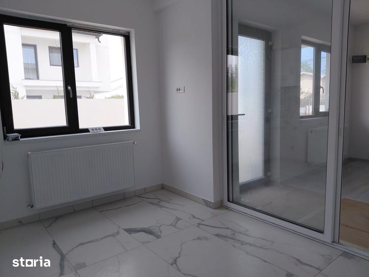 Casă cu 7 camere cu Teren 200 Mp în Central