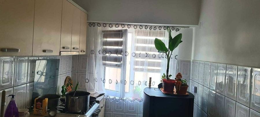 Apartament de vanzare, 52000 (usor negociabil) - 2