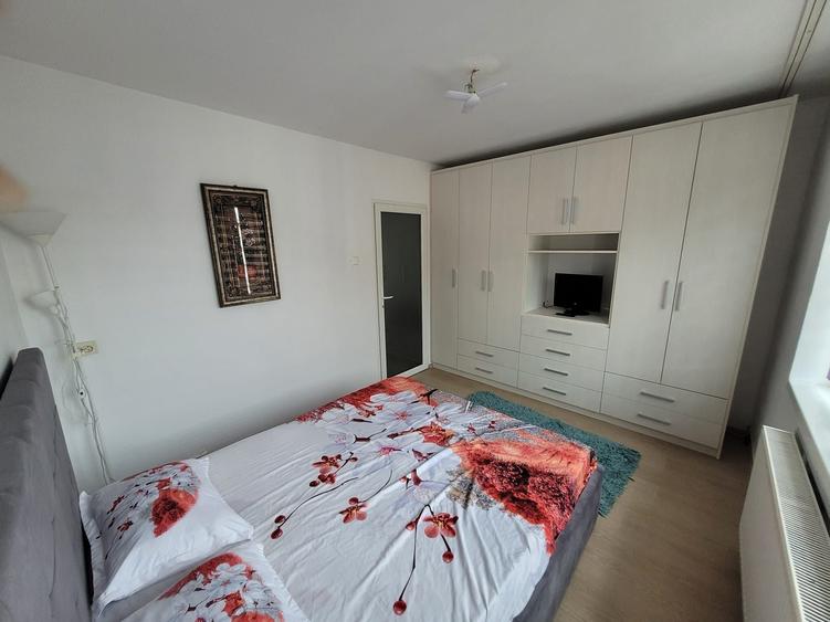 Apartament cu 2 camere decomandat în Exterior Vest
