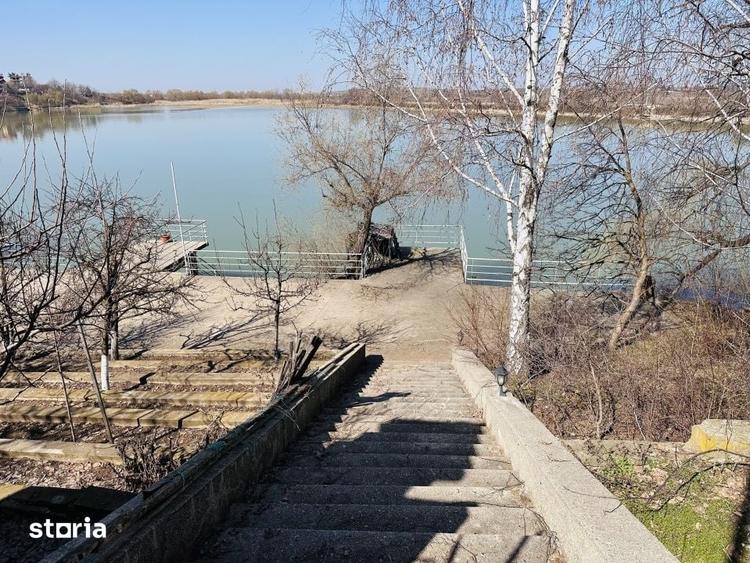 Casă cu 7 camere cu Teren 2500 Mp în Chiajna