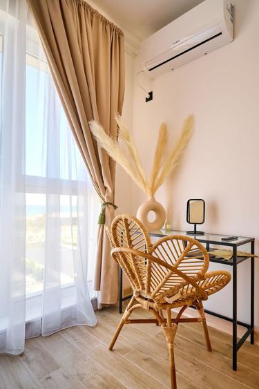 Apartament cu 3 camere decomandat în Mamaia-Sat
