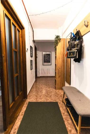 Apartament cu 4 camere decomandat în Central